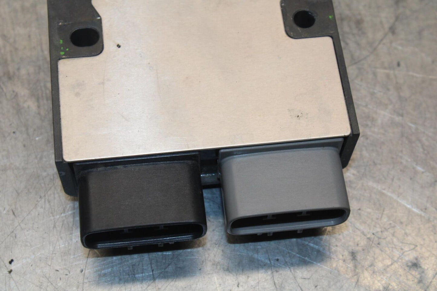2014 Yamaha FZ09 RECTIFIER VOLTAGE REGULATOR 1D7-81960-01-00 BB81