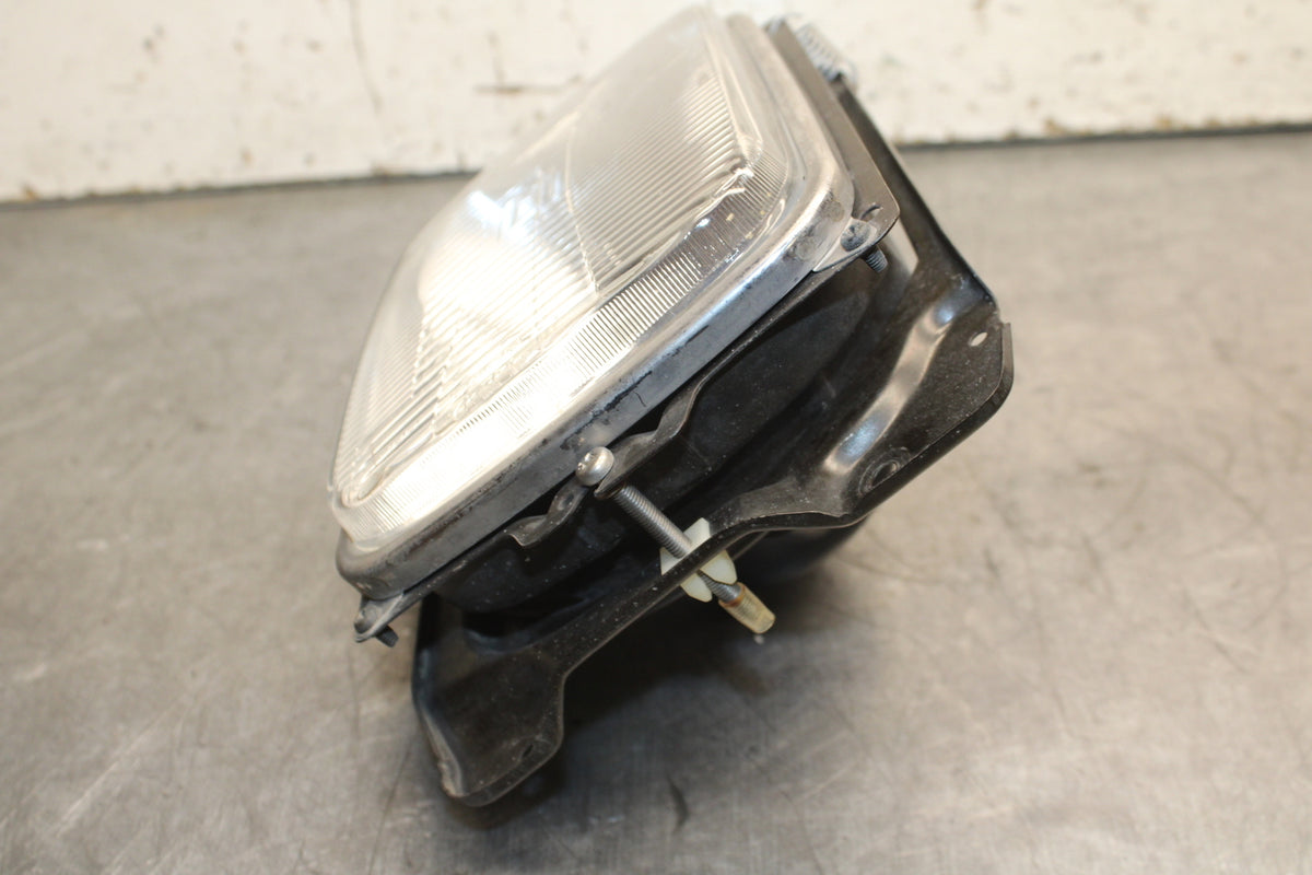 84 HONDA INTERCEPTOR 750 VF750F FRONT HEADLIGHT HEAD LIGHT LAMP BB108