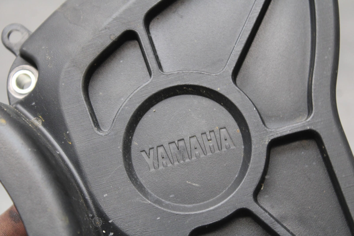 18 YAMAHA YZF R1  ENGINE SPROCKET COVER BB838
