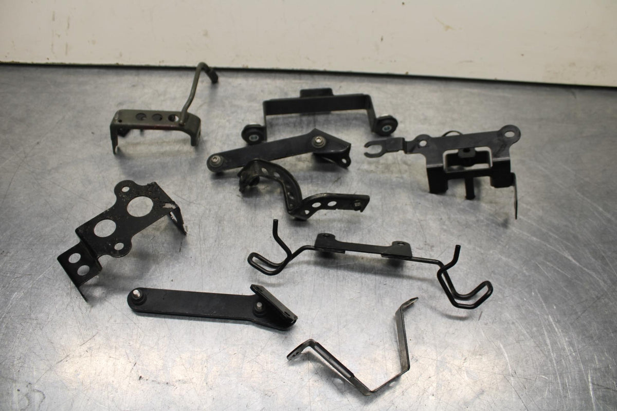 17-20 KAWASAKI 650 EX650 ABS GAS TANK RESERVOIR BRACKET AND MISCELLANEOUS BB88