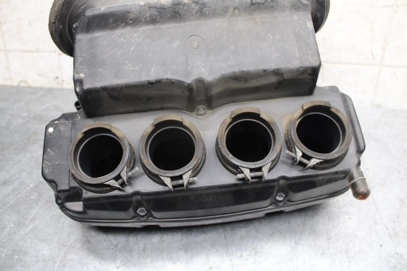 2007 Suzuki GSXR600 AIRBOX AIR INTAKE FILTER BOX 13700-01H01 BB540