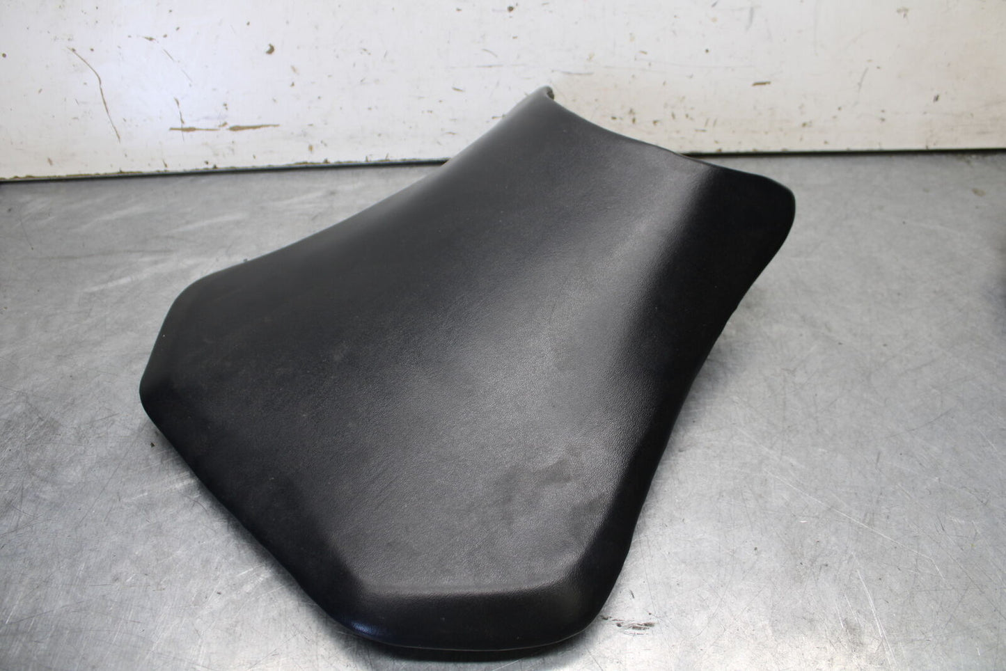 05-06 HONDA CBR600RR FRONT DRIVERS SEAT PAD SADDLE PILLION 77100-MEE-D00 BB655