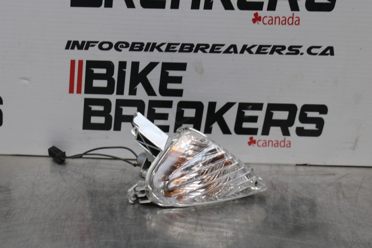 08-10 SUZUKI GSXR 600 RIGHT REAR BACK TURN SIGNAL LIGHT INDICATOR BB202