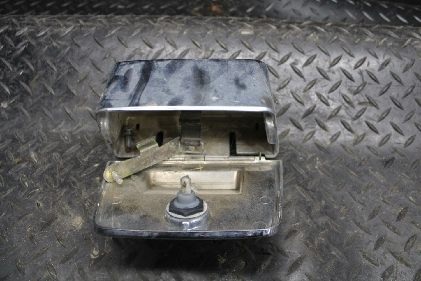 84-85 YAMAHA VIRAGO 1000 STOCK TOOLS OEM TOOL BAG KIT HOLDER BOX BB173