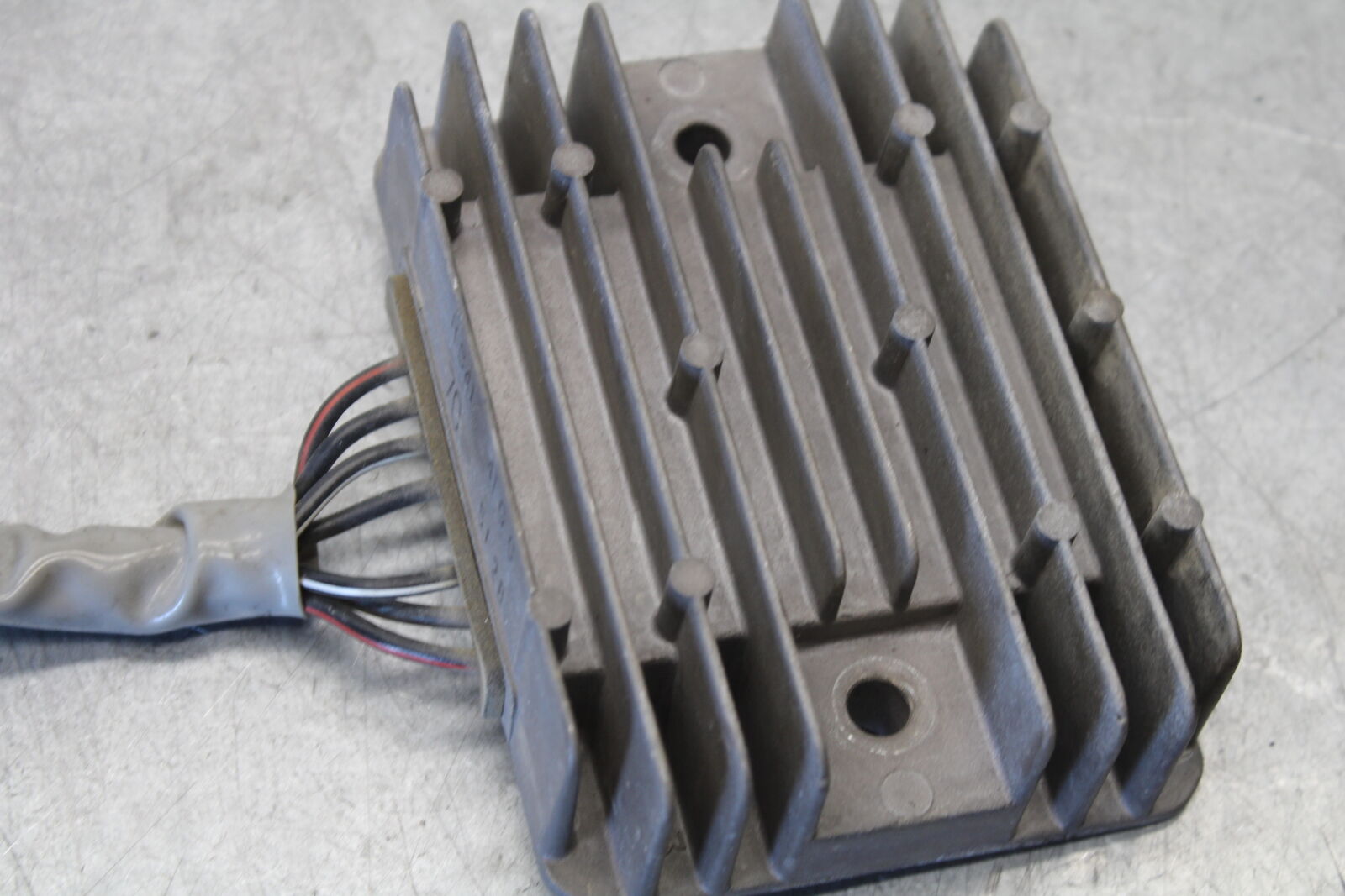 05-06 SUZUKI GSXR1000 RECTIFIER VOLTAGE REGULATOR 32800-41F11 BB663