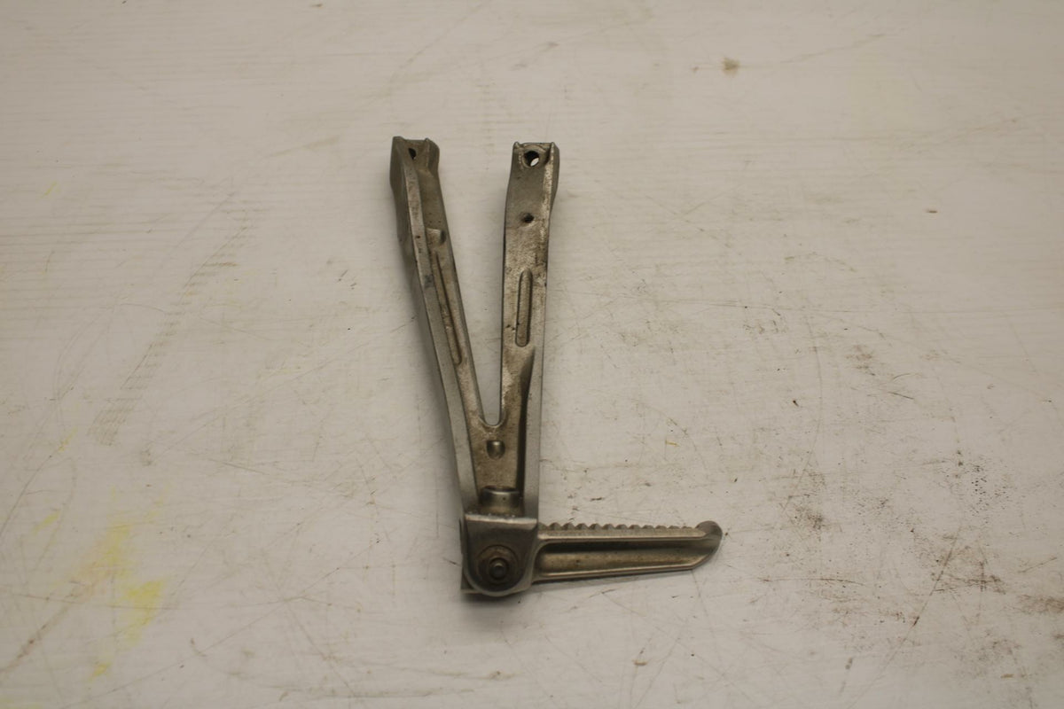 06 YAMAHA YZF R1 RIGHT REAR BACK PASSENGER PEG  BB282
