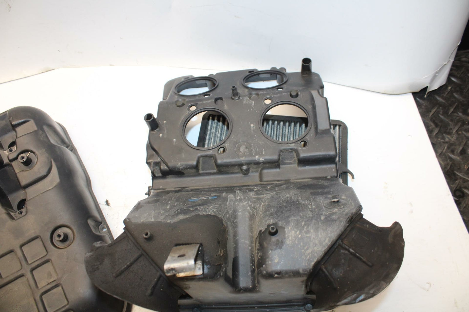 10-11 APRILIA RSV4 AIRBOX AIR INTAKE FILTER BOX  BB268