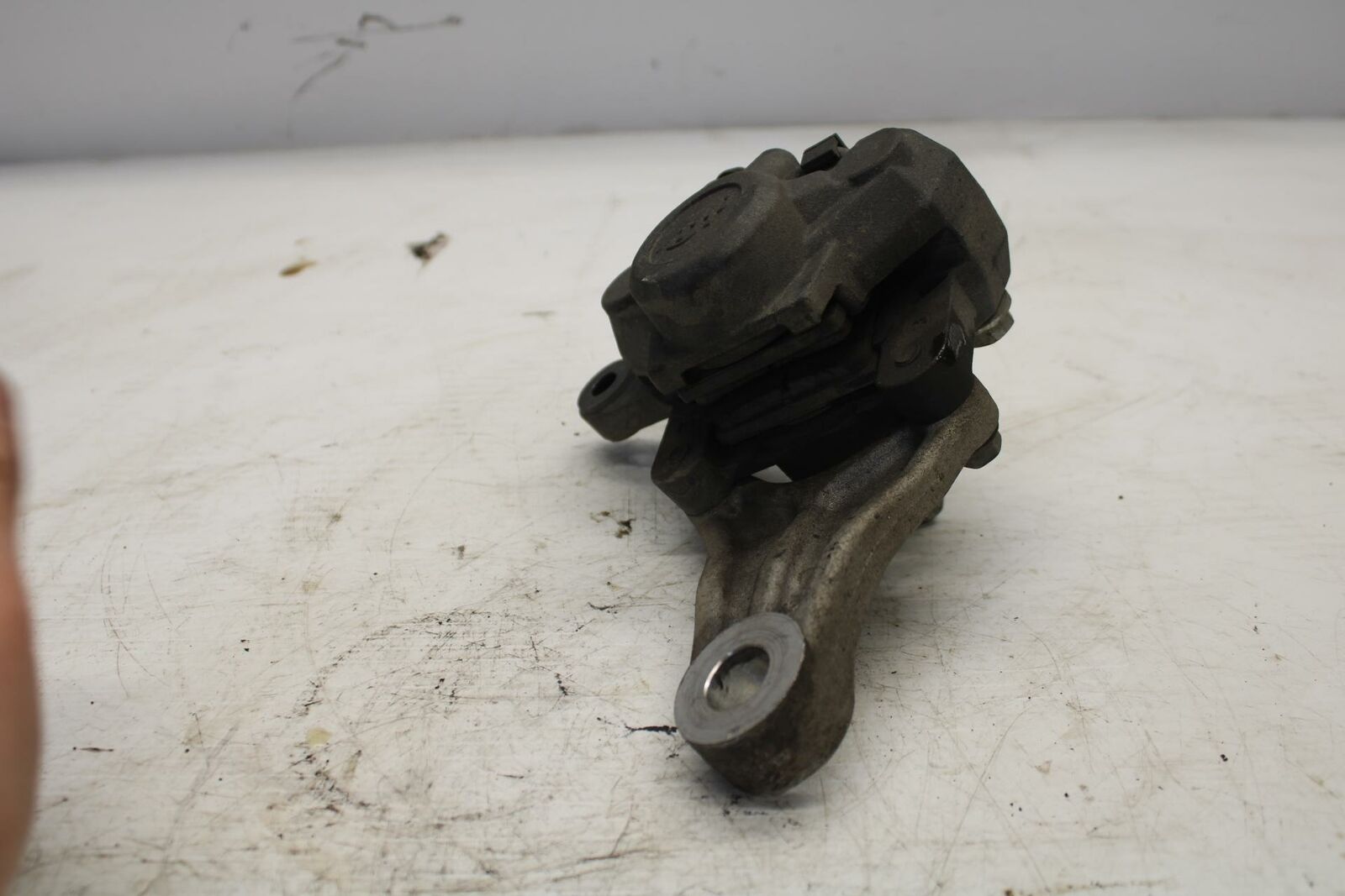 04-09 SUZUKI GS500F REAR BACK BRAKE CALIPER W MOUNT BRACKET BB261