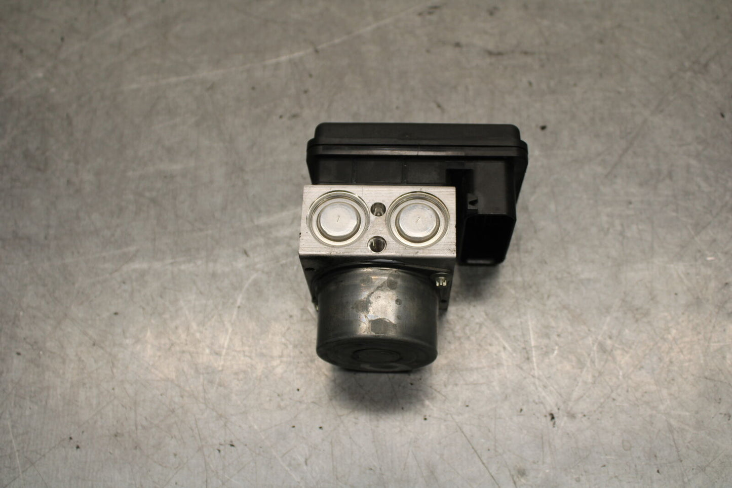 16 KAWASAKI NINJA ZX10R ABS PUMP UNIT MODULE 16082-0757 BB650