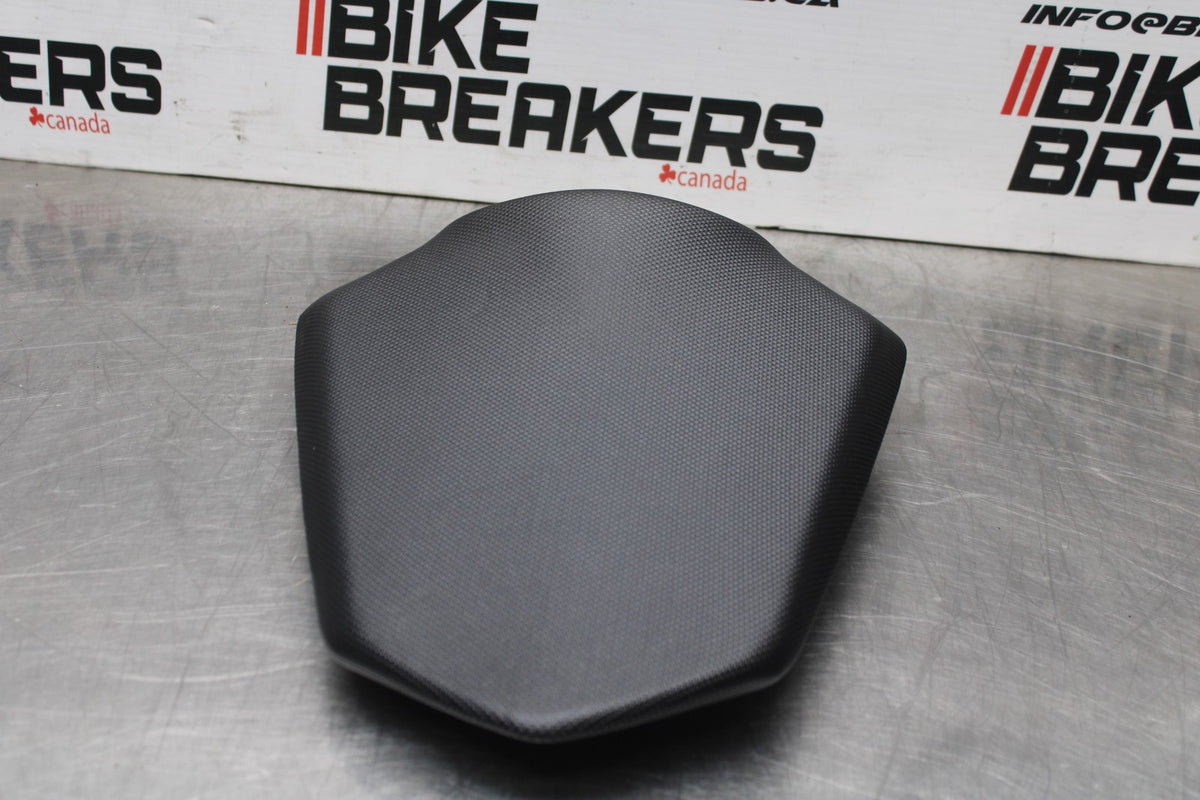 18 HONDA CB500F REAR BACK PASSENGER TANDEM SEAT PAD SADDLE PILLION BB861