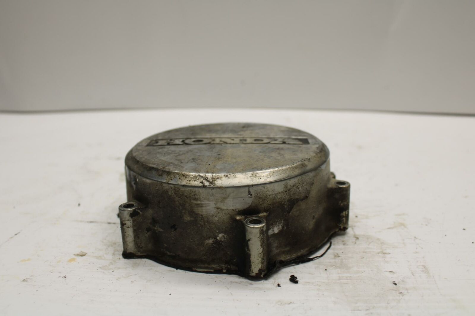 84-85 HONDA V30 MAGNA STATOR MAGNETO ALTERNATOR GENERATOR COVER BB251