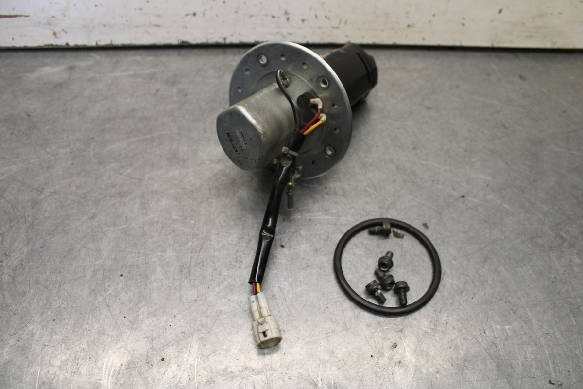 04-05 SUZUKI GSXR600 FUEL PUMP GAS PETROL SENDER UNIT 15100-29G00 BB658