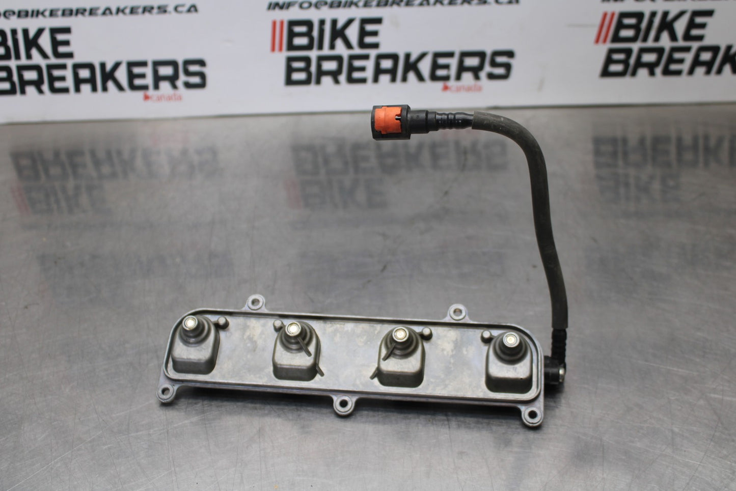 07-08 KAWASAKI NINJA ZX6R SECONDARY FUEL INJECTORS TOP AIRBOX GAS RAIL BB203