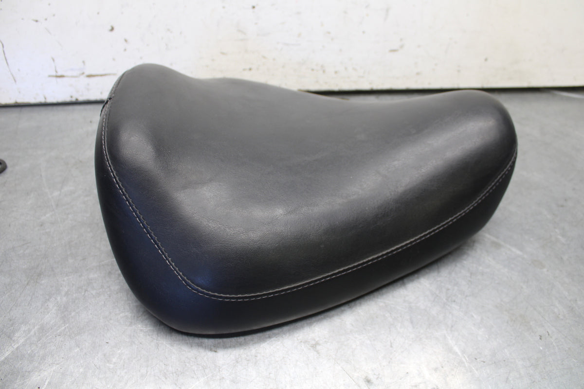 04-16 HARLEY-DAVIDSON SPORTSTER 883 FRONT DRIVERS SEAT BB680