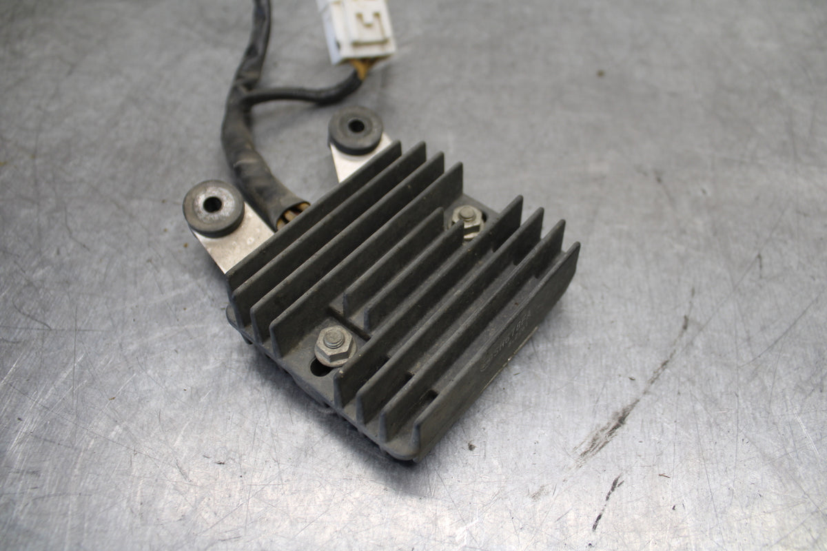 05-06 HONDA CBR600RR RECTIFIER VOLTAGE REGULATOR BB727