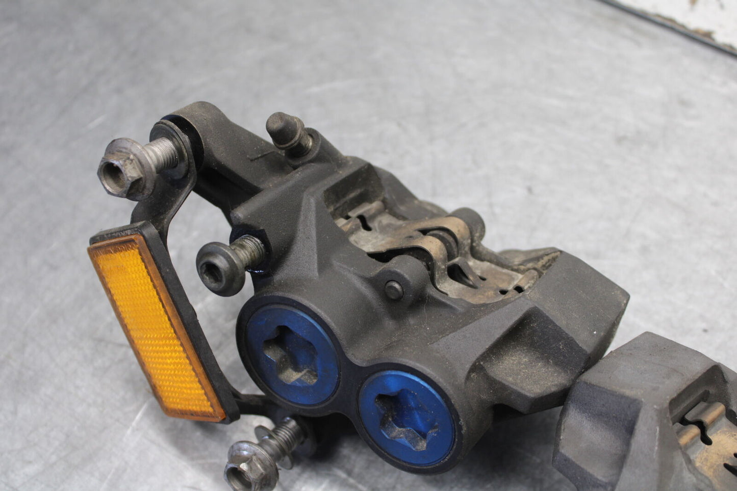 08-09 YAMAHA YZF R6S RIGHT LEFT FRONT BRAKE CALIPER SET PAIR CALIPERS  BB690