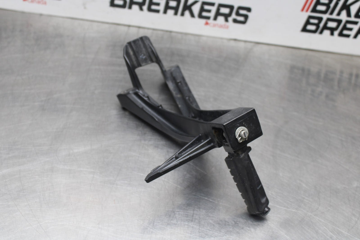 17-21 KTM RC 390 RIGHT REAR BACK PASSENGER PEG BB442