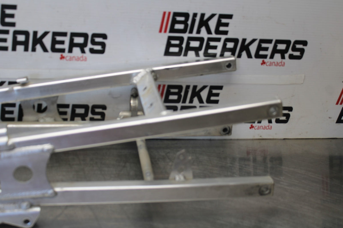 04-06 HONDA CBR600F4I BANANA REAR SUBFRAME BACK SUB FRAME BB644