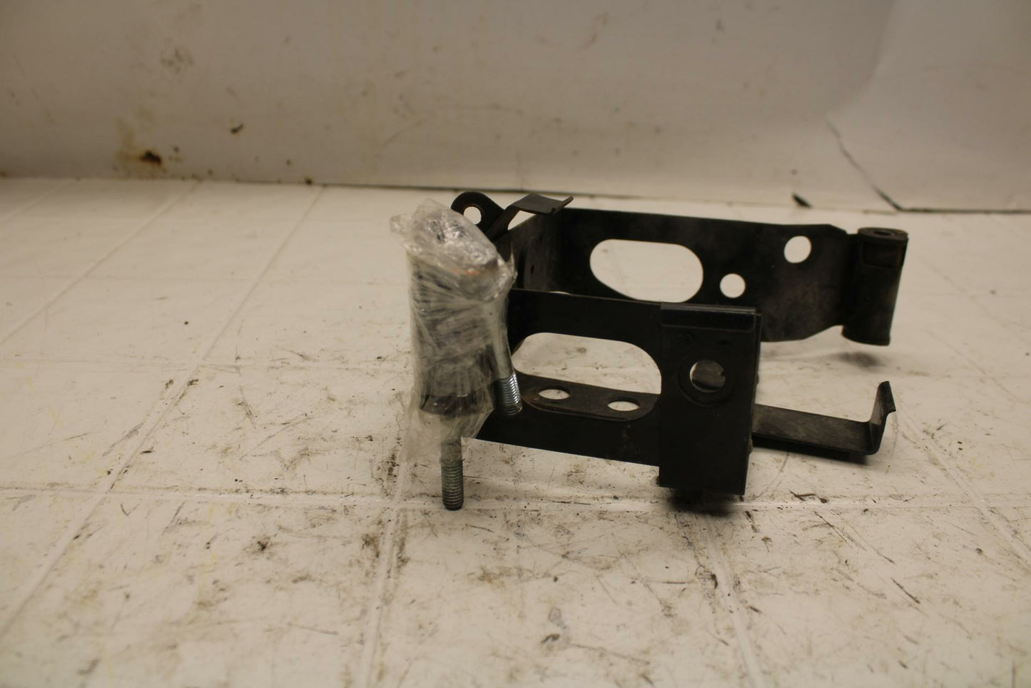72 HONDA CB500 K1 BATTERY TRAY BOX BB24