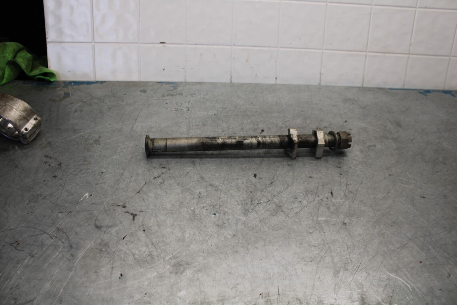 06-07 KAWASAKI NINJA ZX14R REAR AXLE BACK WHEEL RIM PIVOT BOLT AXEL bb433