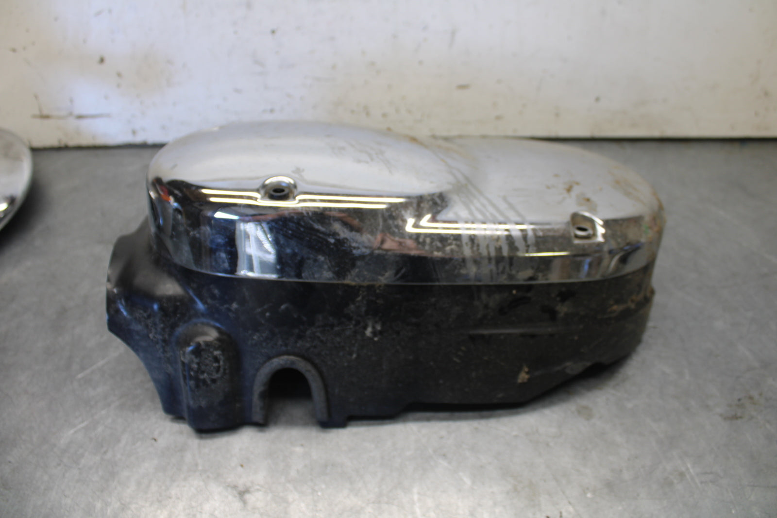 98-03 KAWASAKI VULCAN 1500L STATOR MAGNETO ALTERNATOR GENERATOR COVER BB678