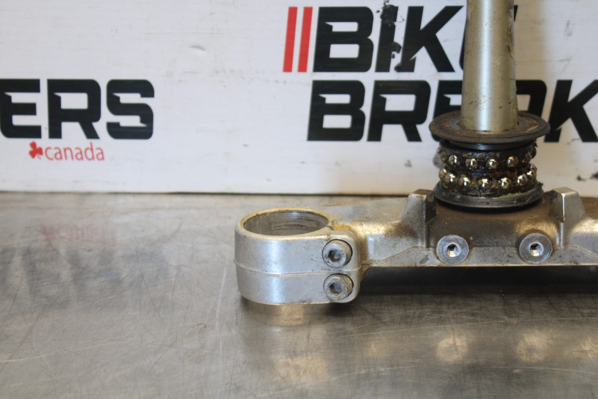 03-04 YAMAHA YZF R6 FRONT FORKS CLAMP LOWER TRIPLE TREE STEM BB890