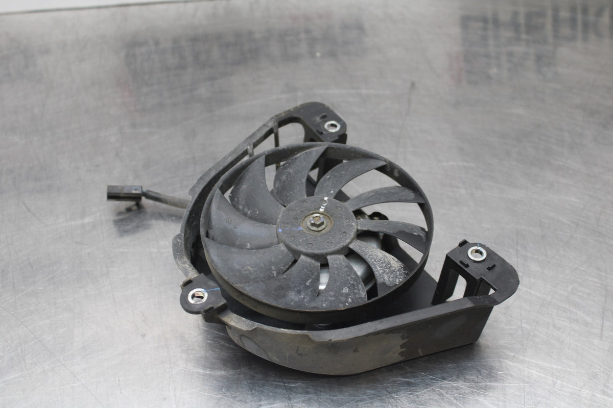 17-18 YAMAHA YZF R3 ENGINE RADIATOR COOLING FAN BB813