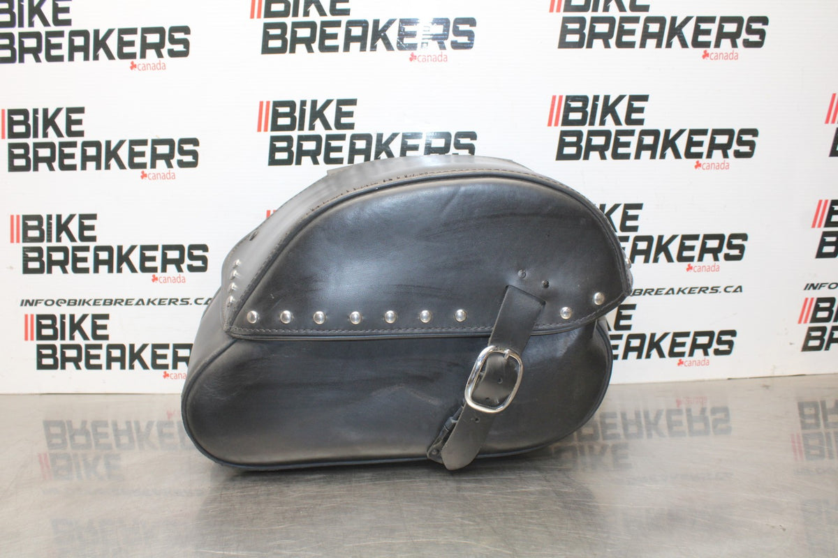 07 HONDA VTX1300R RIGHT SIDE CARGO LUGGAGE SADDLEBAG BAG COMPARTMENT BB825
