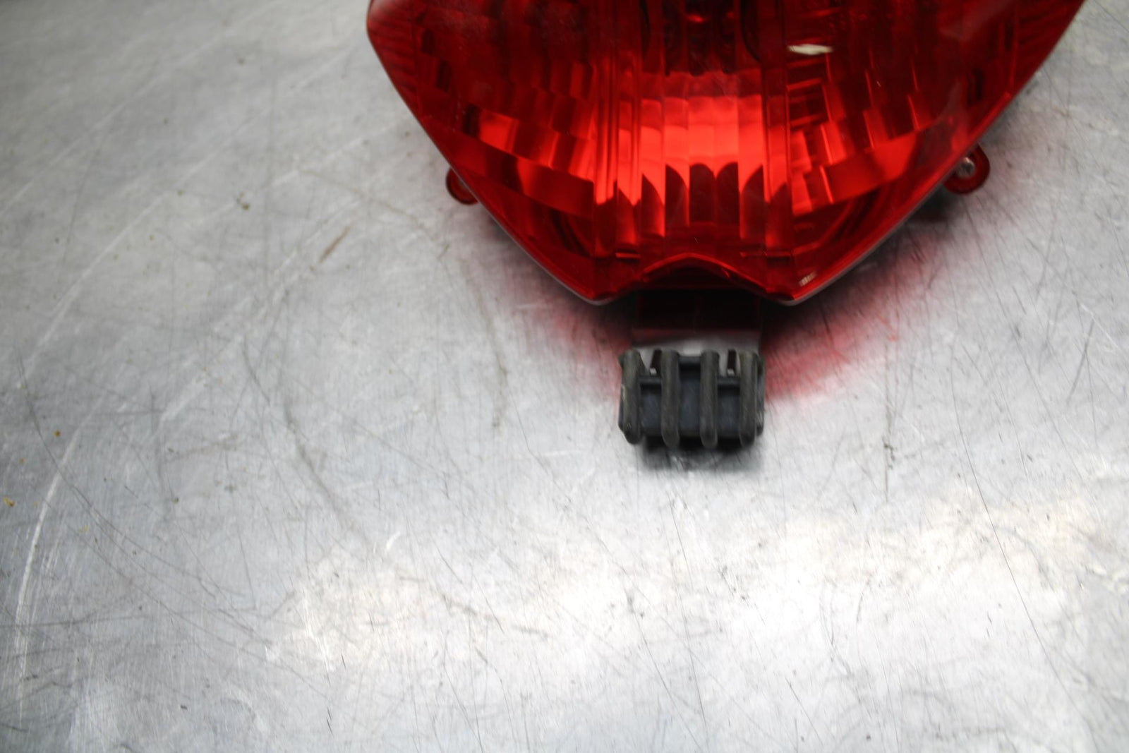 07-12 SUZUKI BANDIT GSF 650 F GSX650F/ REAR TAIL TAILLIGHT BACK BRAKE LIGHT BB90