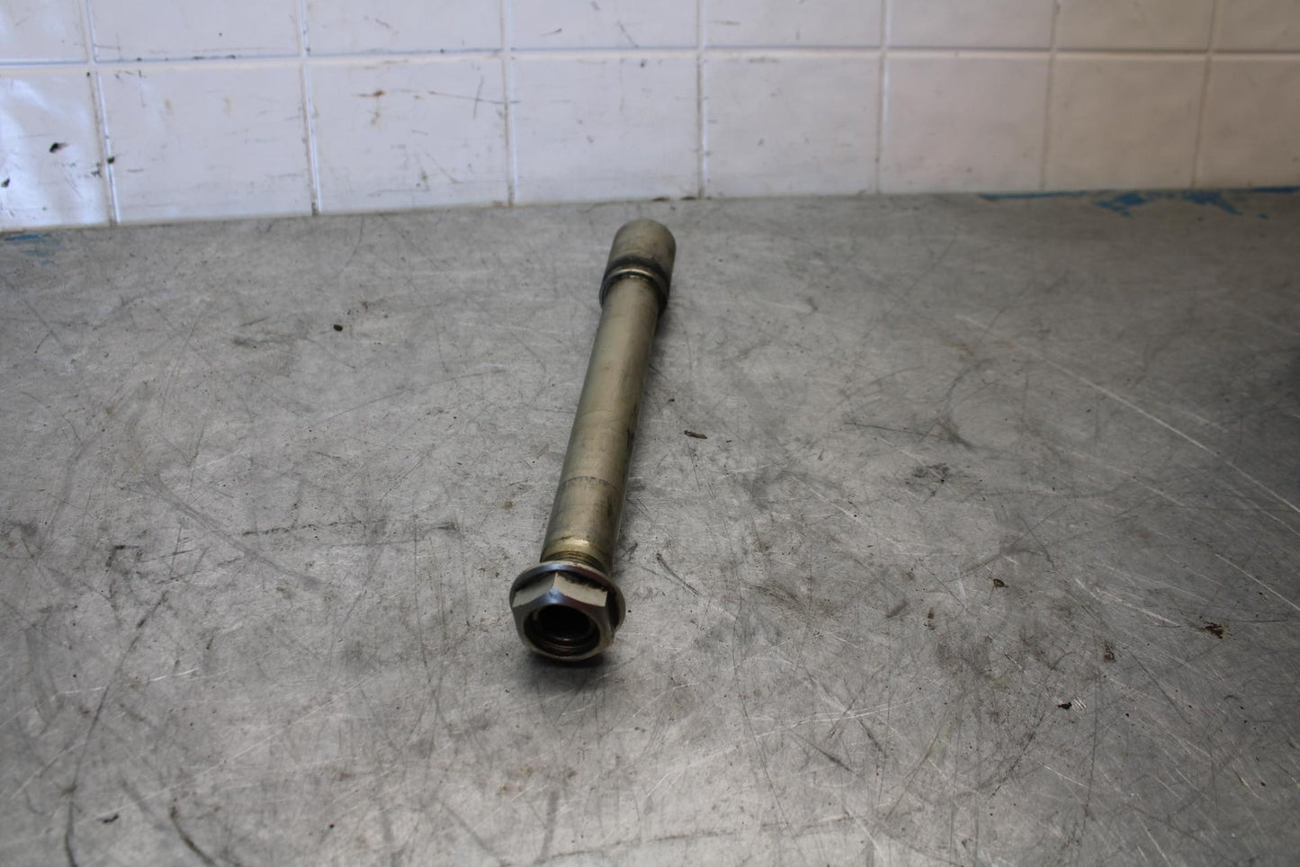 09-16 SUZUKI GSXR1000 FRONT WHEEL RIM AXLE PIVOT BOLT BB439