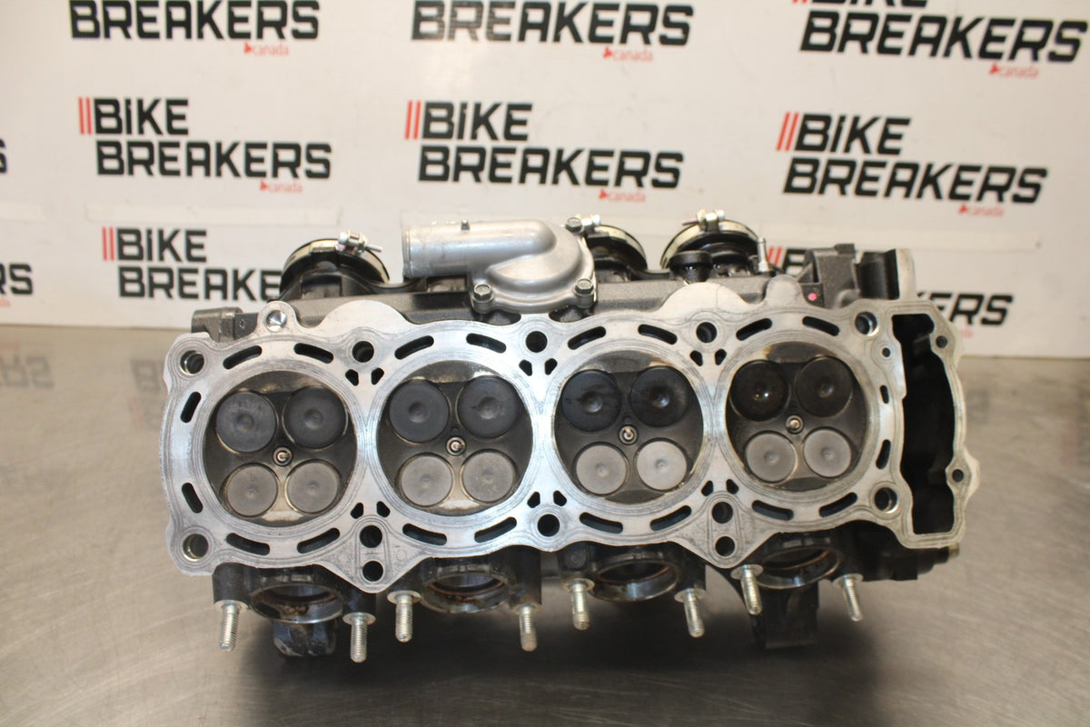 25 KAWASAKI Z900 1,659km ENGINE TOP END CYLINDER HEAD BB928