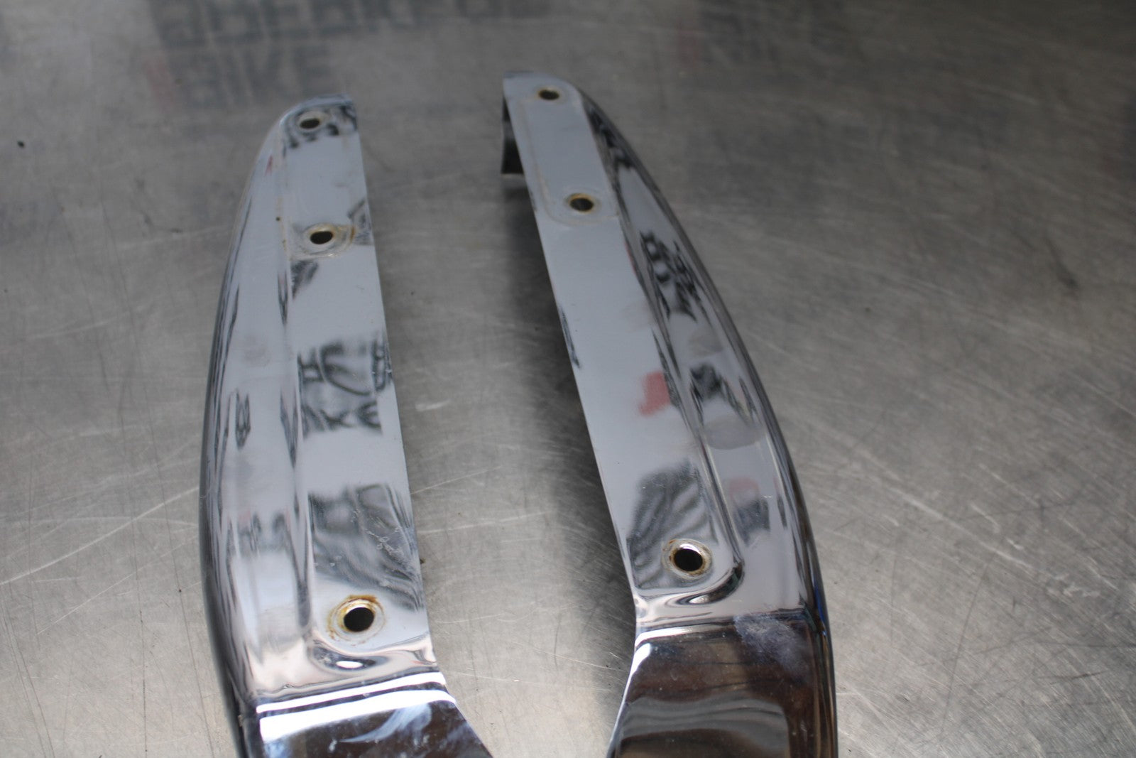 03-08 KAWASAKI VULCAN 1600 REAR CHROME STRUT COVER GUARD SET PAIR  BB196