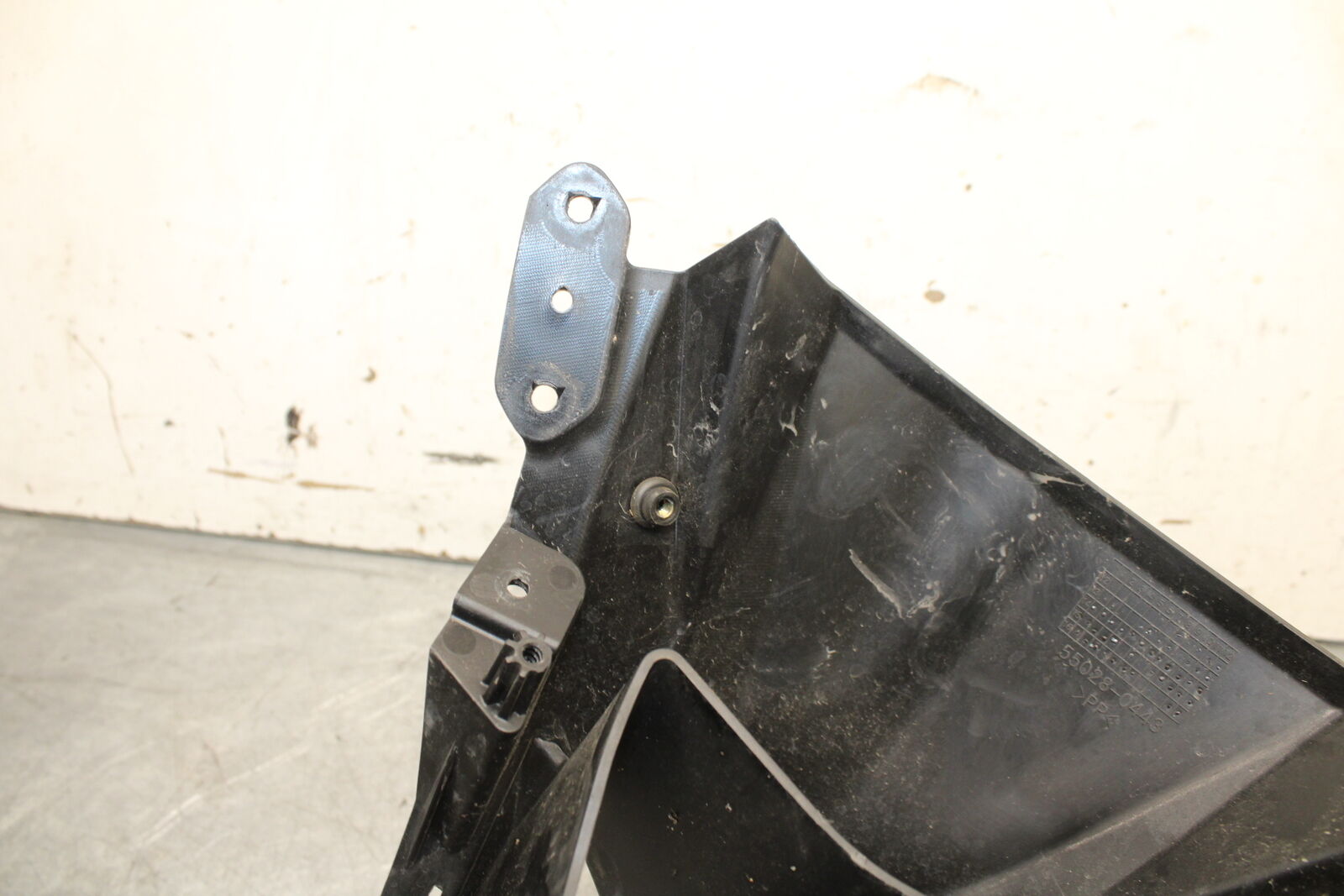 13-18 KAWASAKI NINJA ZX6R FRONT CENTER COWL FAIRING 55028-0443 BB666