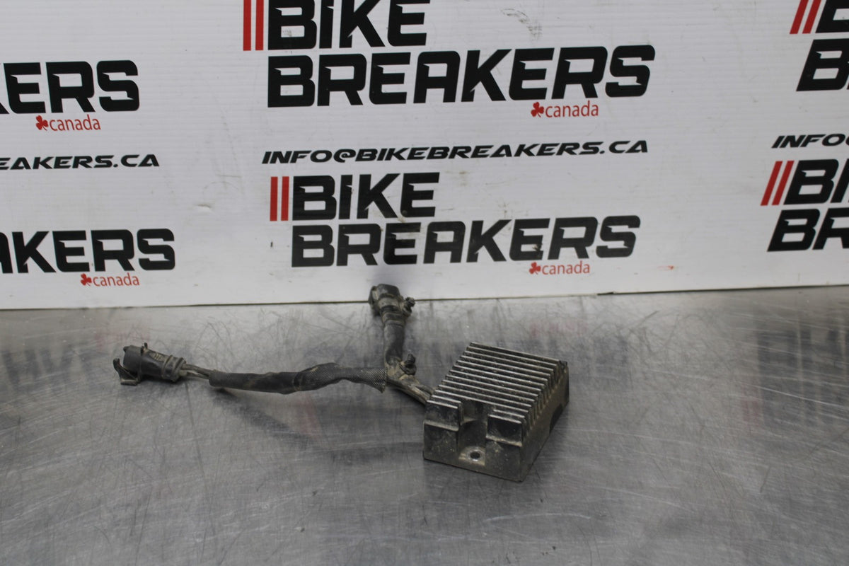 09 HARLEY-DAVIDSON SPORTSTER 1200 XL1200C RECTIFIER VOLTAGE REGULATOR BB776