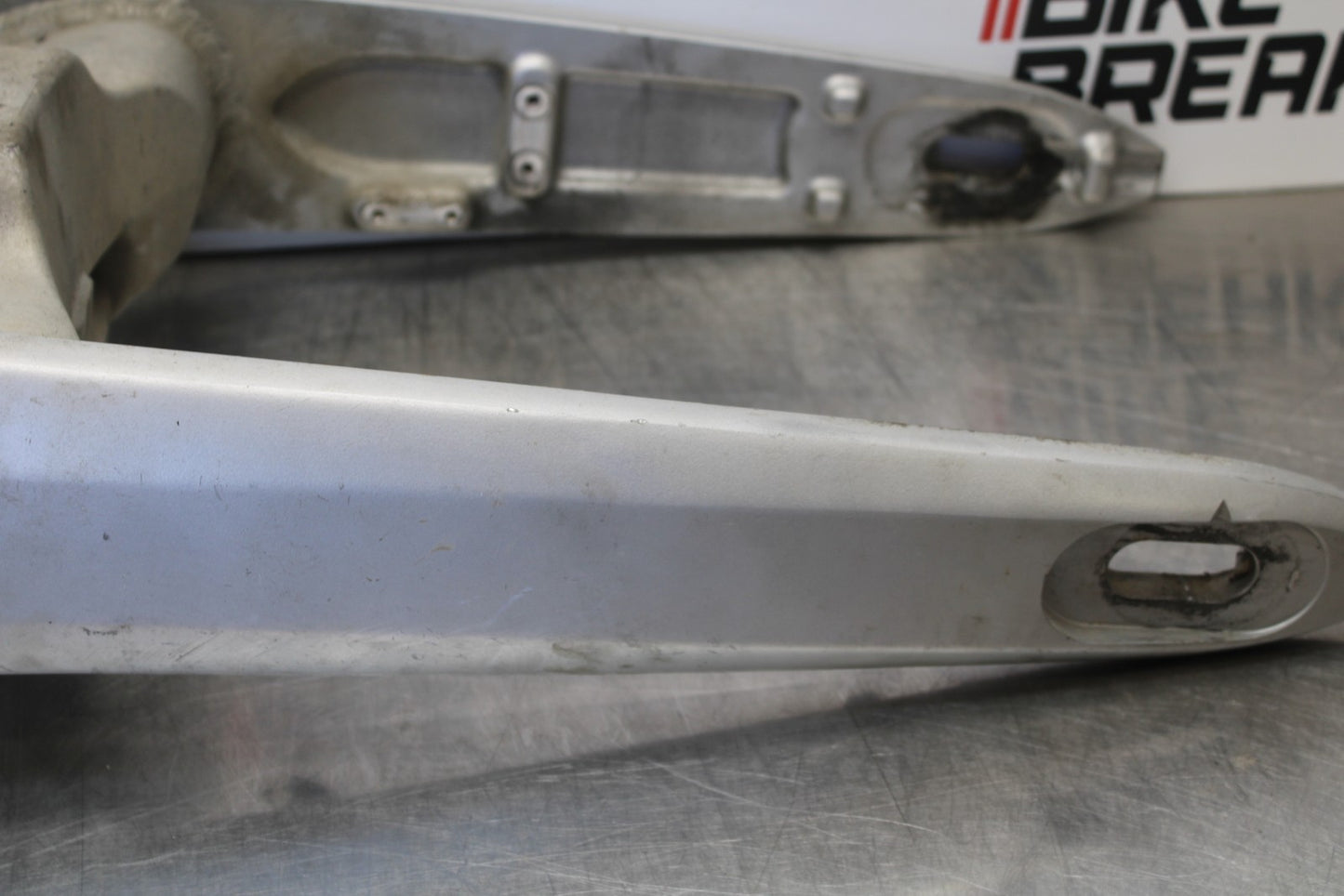 05-06 VICTORY KINGPIN DELUXE REAR SWINGARM SUSPENSION ARM BB195
