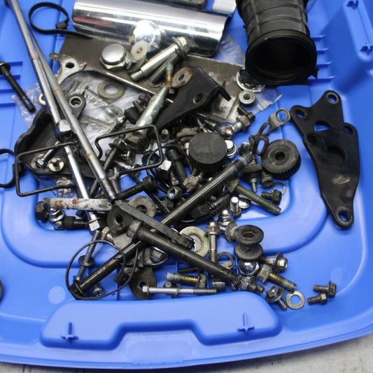 06-07 SUZUKI BOULEVARD S40 ENGINE LEFTOVER BOLTS HARDWARE MOTOR SCREWS BB375