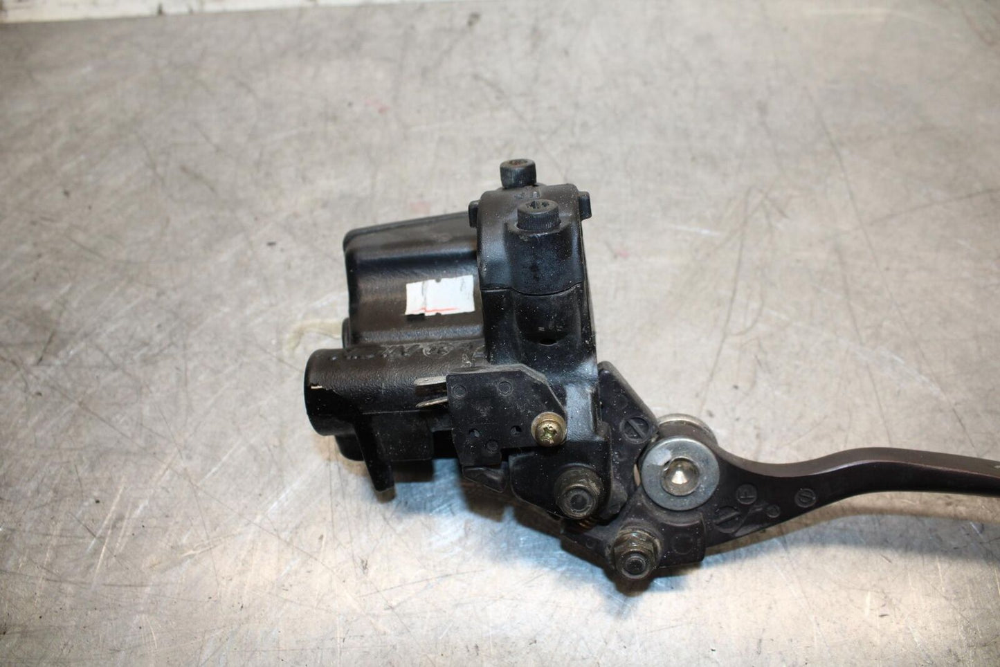 2001 Kawasaki Ninja ZX6 ZX600E FRONT BRAKE MASTER CYLINDER w/ LEVER BB547