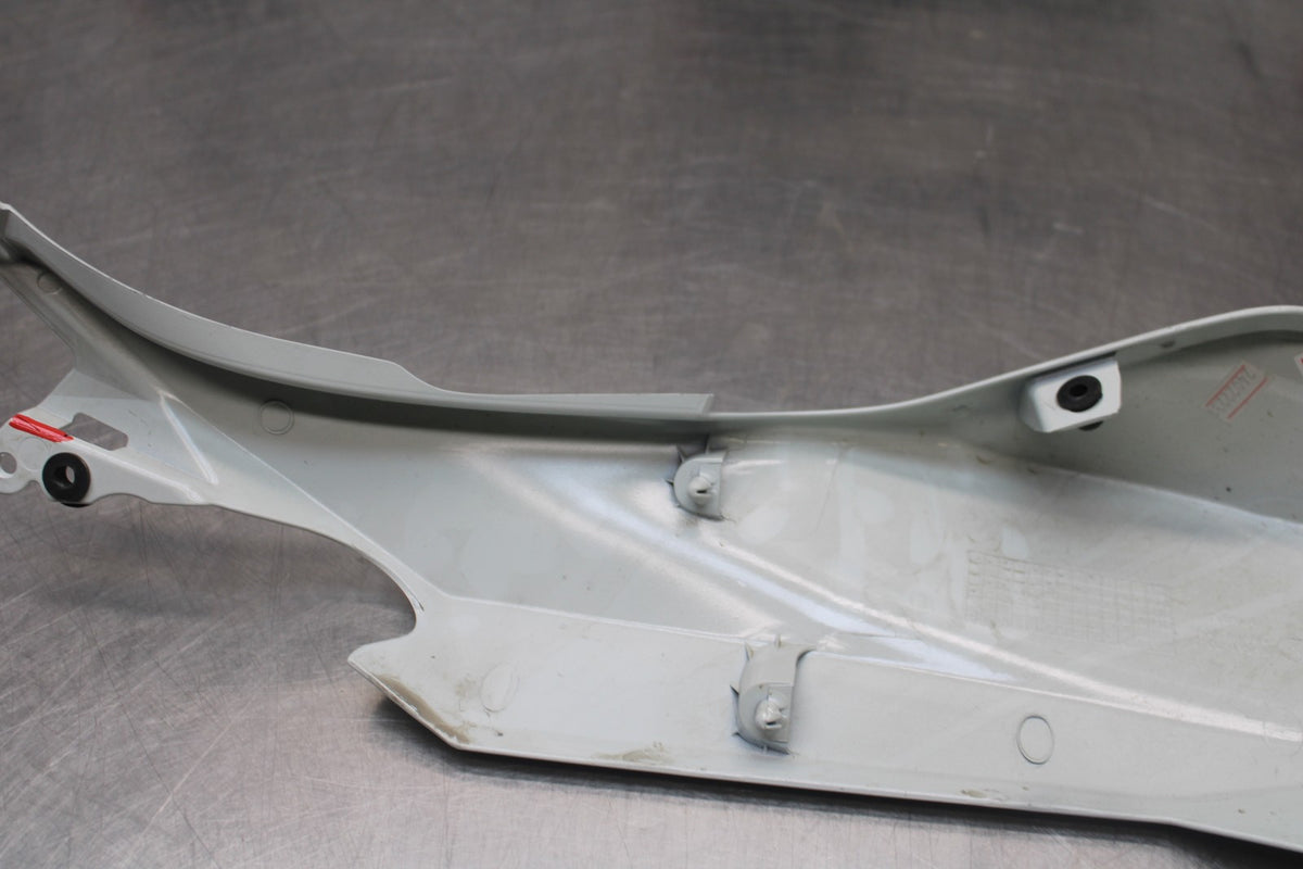18-26 KAWASAKI Z400 RIGHT REAR BACK TAIL FAIRING COWL SHROUD BB852
