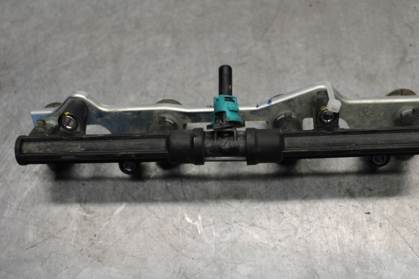 07-12 HONDA CBR600RR SECONDARY FUEL INJECTORS TOP AIRBOX 16450-MFJ-D01 BB672
