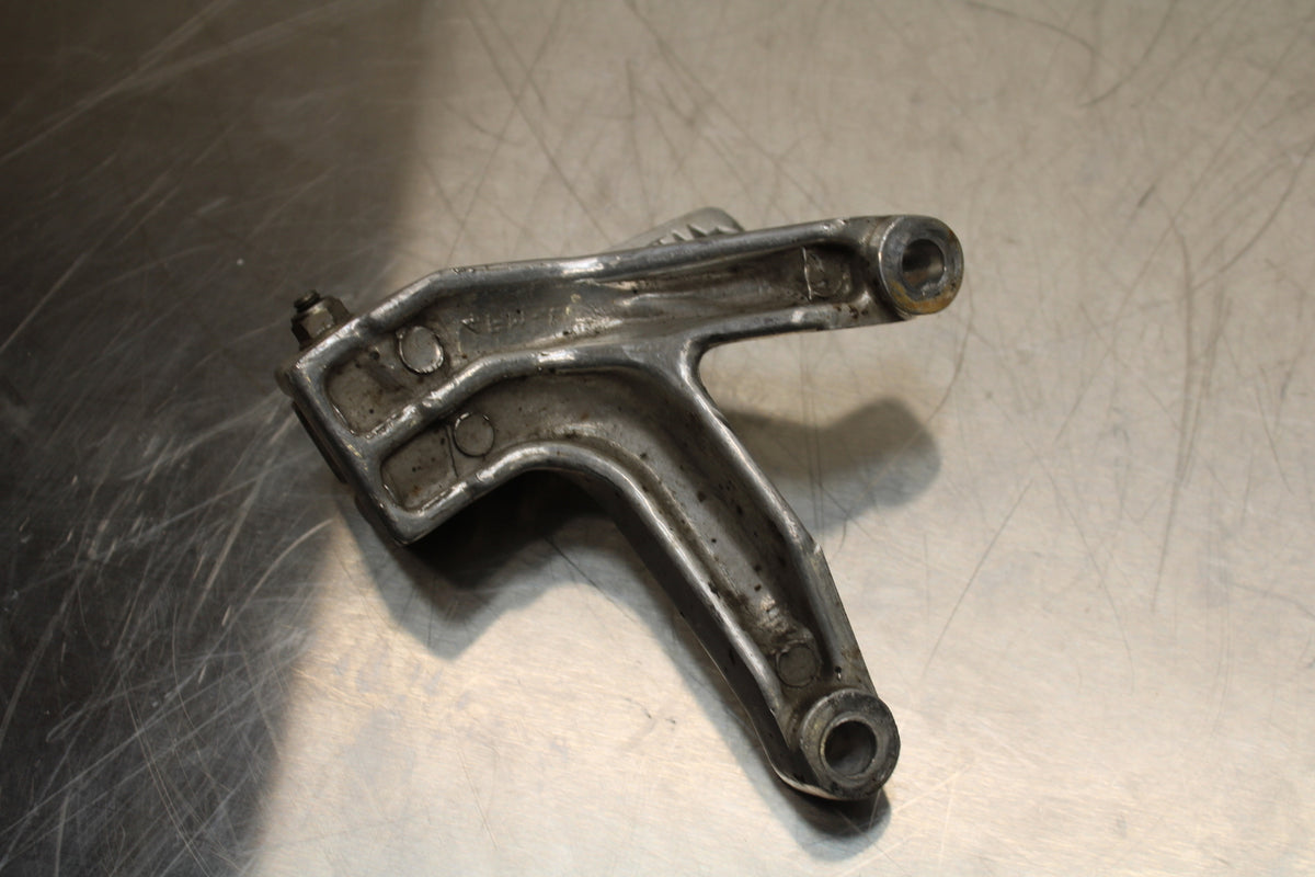 96 YAMAHA YZF750R REAR BACK PASSENGER PEG SET PAIR BB137