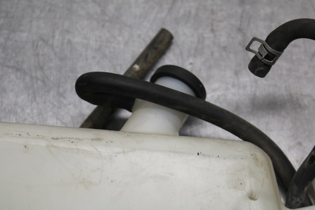 08-10 SUZUKI GSXR 600 COOLANT WATER TANK RESERVOIR BOTTLE BB753