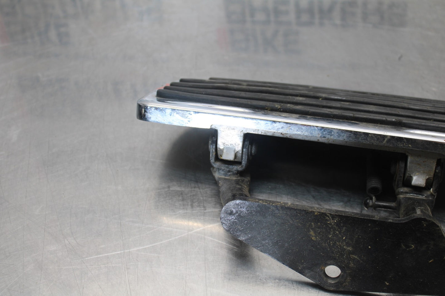 03-08 KAWASAKI VULCAN 1600 LEFT FRONT FOOT REST PEG STEP BB196