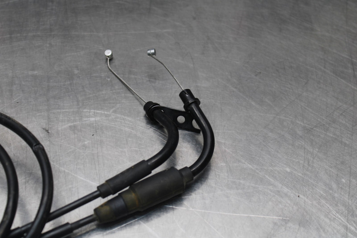 15 SUZUKI GW250F THROTTLE CABLES LINES BB789