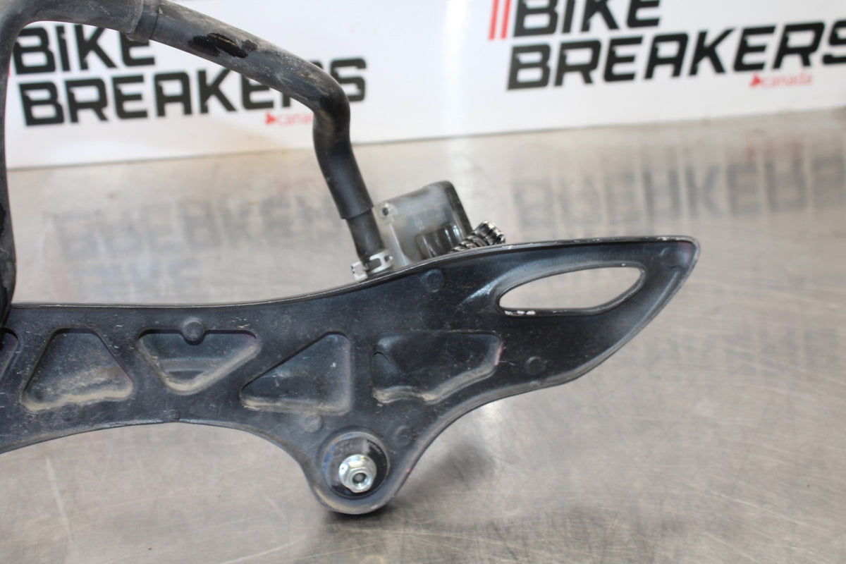 10 SUZUKI SV650 RIGHT REARSET REAR SET DRIVER FOOT PEG REST STOP BB181