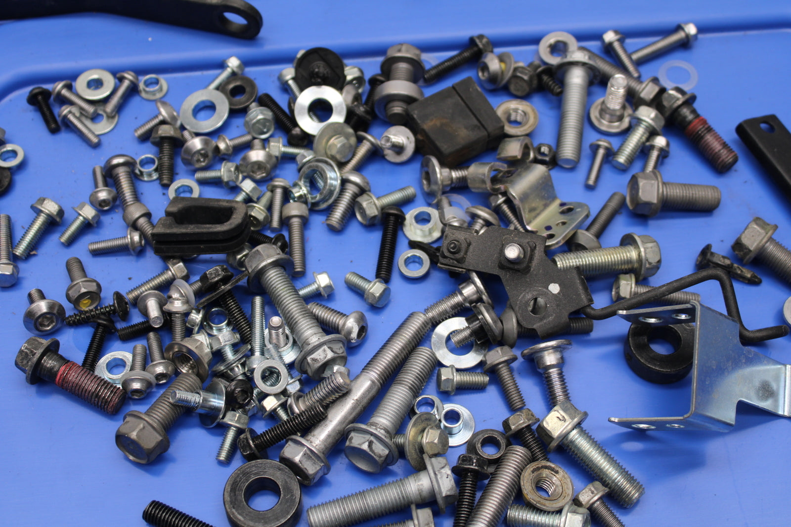 24 KAWASAKI NINJA 500 ABS MOUNTING BOLTS HARDWARE MOTOR SCREWS BB730