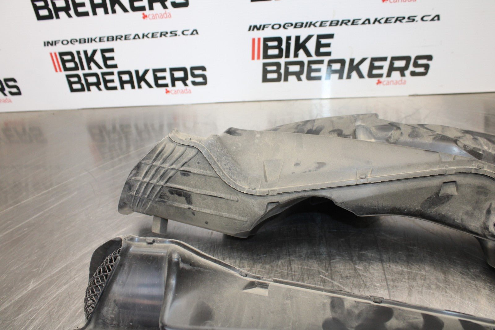 06-07 SUZUKI GSXR 600 RIGHT LEFT AIR INTAKE DUCTS BB170