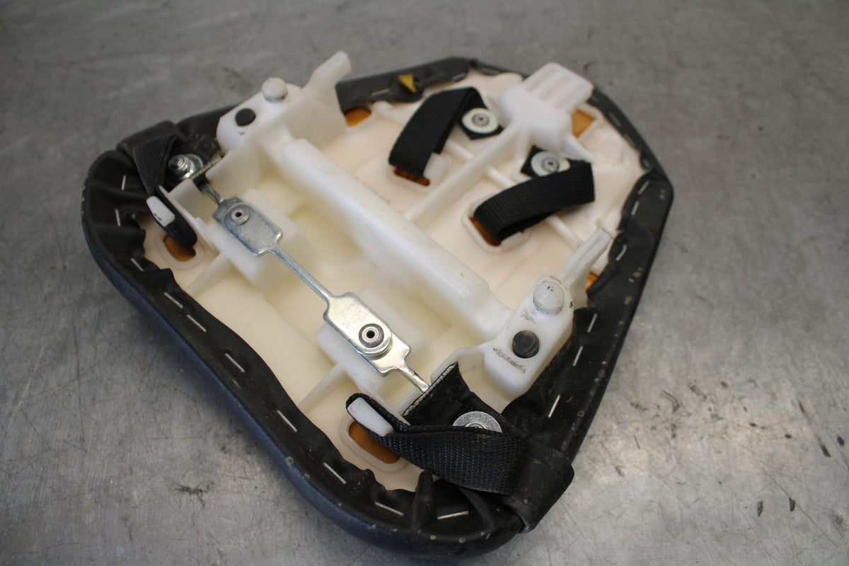 08-16 YAMAHA YZF R6 REAR BACK PASSENGER TANDEM SEAT PAD SADDLE PILLION BB665