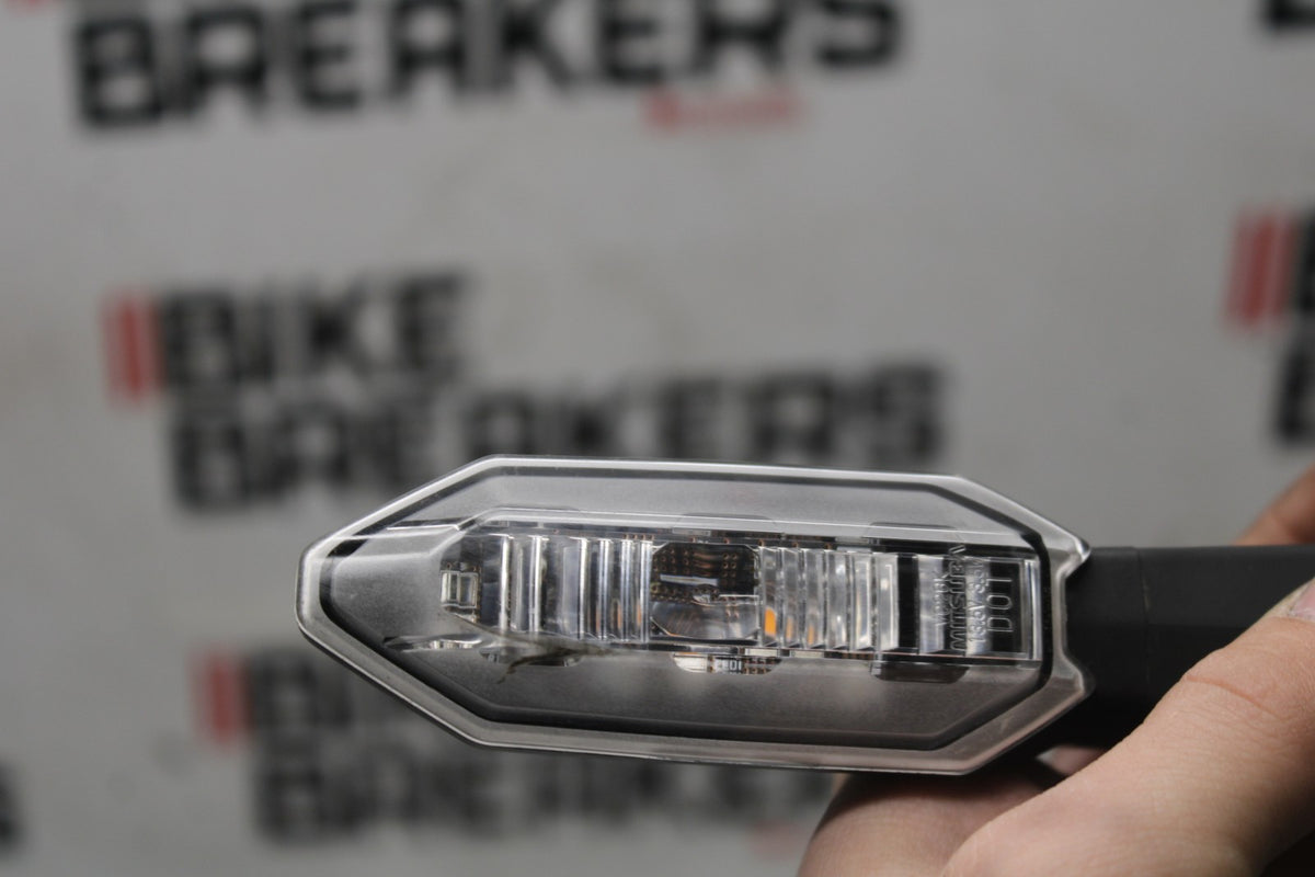 24-25 KAWASAKI NINJA ZX6R REAR LEFT RIGHT TURN SIGNALS LIGHT INDICATORS BB939