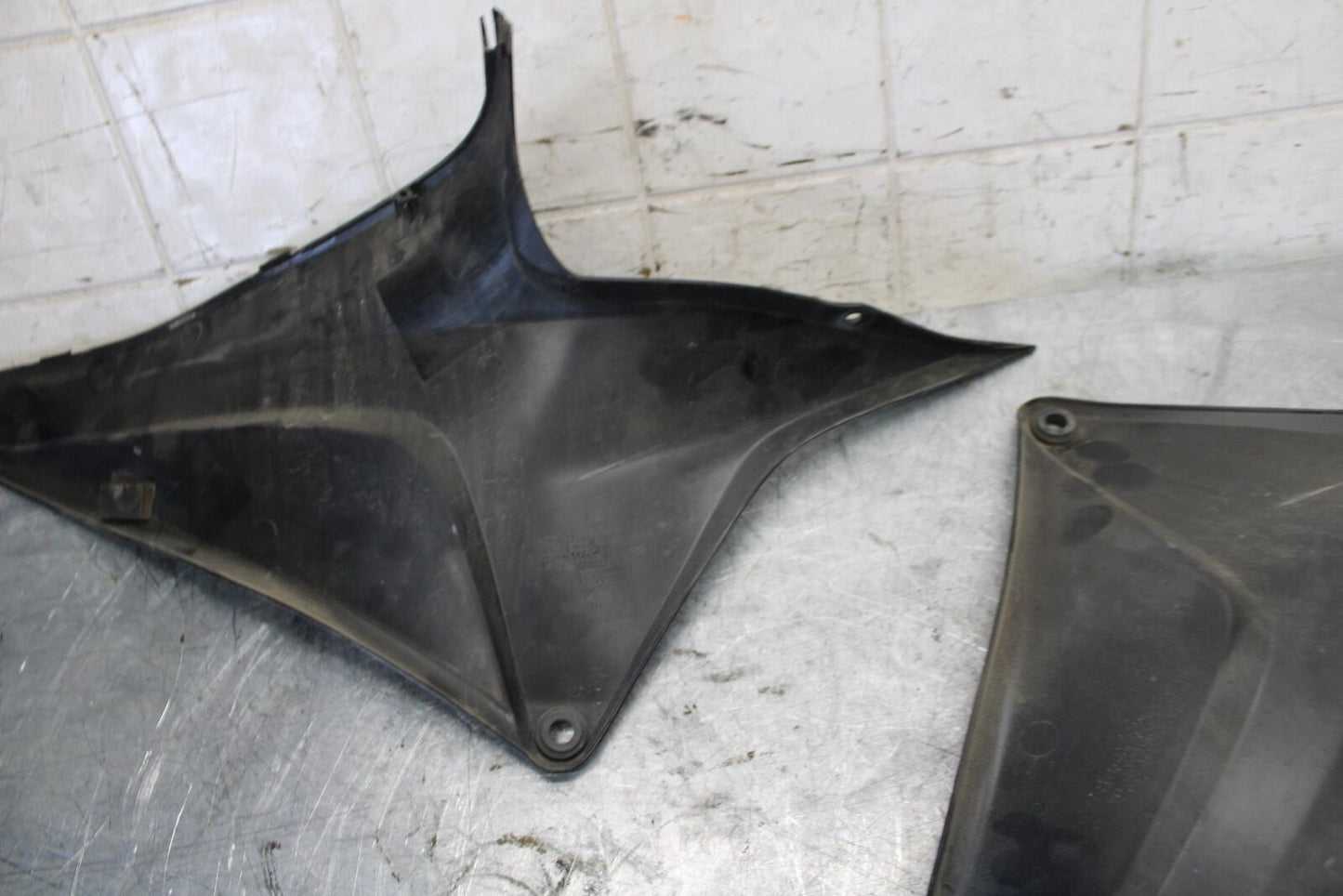 2011 Honda CBR600RR RIGHT LEFT GAS FUEL TANK PANELS COVERS TRIM SET COWLS  BB520