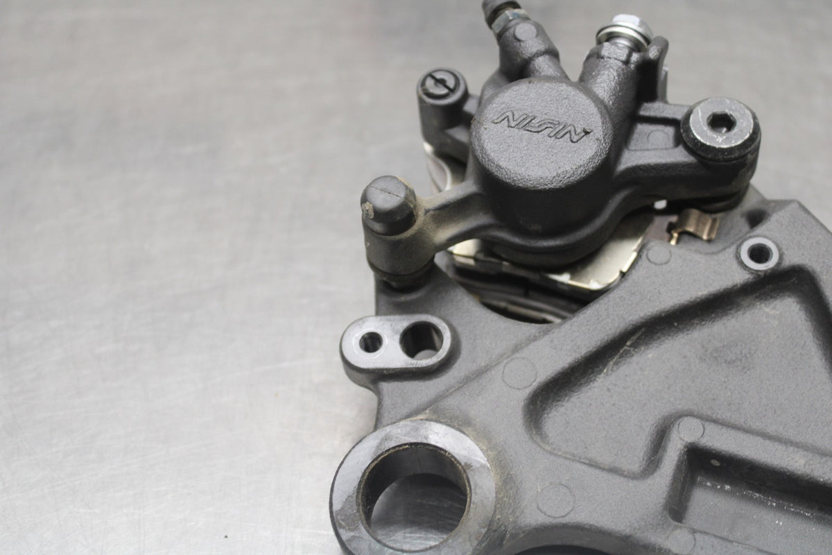 24-25 KAWASAKI NINJA ZX6R REAR BACK BRAKE CALIPER W MOUNT BRACKET BB939